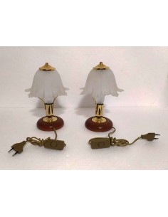 Lumetti-abajur-con-base-in-legno-e-parti-metalliche-color-oro