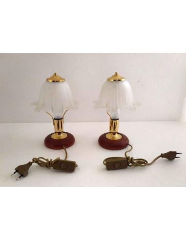 Lumetti-abajur-con-base-in-legno-e-parti-metalliche-color-oro-2