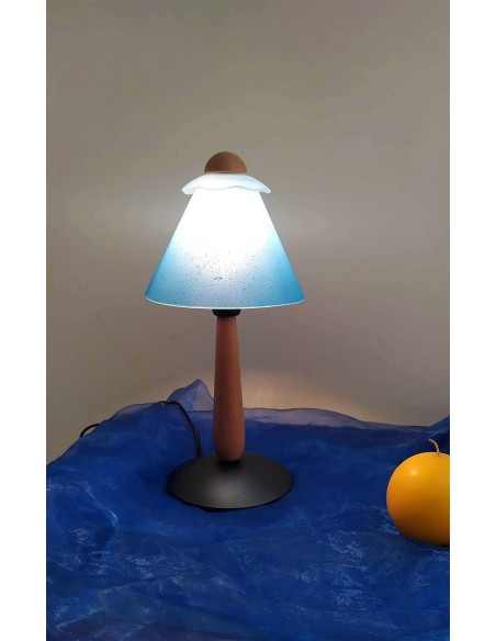 Lumetto-abajur-in-legno-e-metallo-con-paralume-blu-4