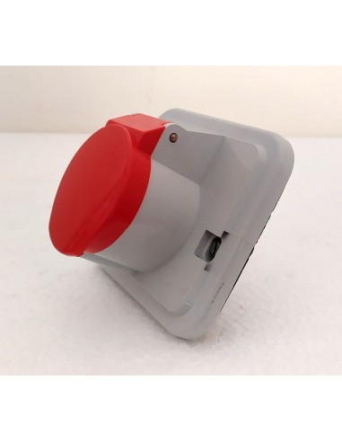 Presa-Bticino-Cee-380-volt-per-idrobox-rossa-16A-3P+terra-Art13990
