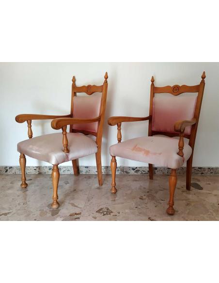 Poltroncina-in-legno-lavorato-con-braccioli-54x46x90-vintage-1