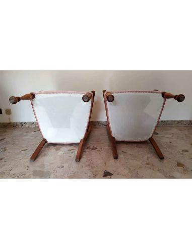 Poltroncina in legno lavorato con...