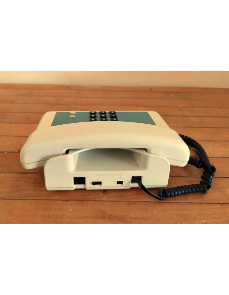 Telefono-fisso-Sip-Giugiaro-design-con-tasti-numerici-nero-e-bianco-2