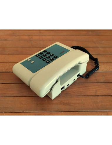 Telefono-fisso-Sip-Giugiaro-design-con-tasti-numerici-nero-e-bianco-3