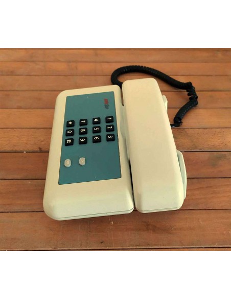 Telefono-fisso-Sip-Giugiaro-design-con-tasti-numerici-nero-e-bianco-4