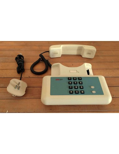 Telefono-fisso-Sip-Giugiaro-design-con-tasti-numerici-nero-e-bianco-5