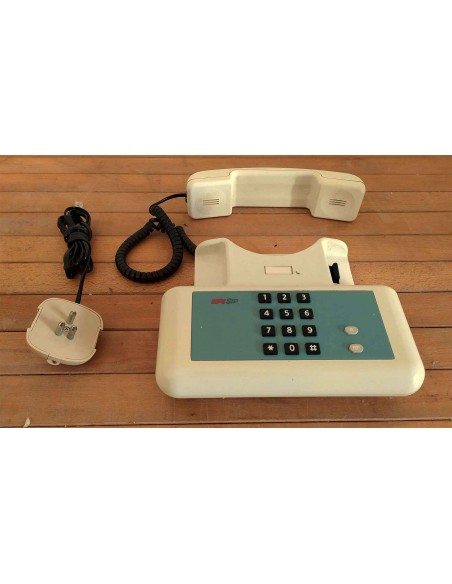 Telefono-fisso-Sip-Giugiaro-design-con-tasti-numerici-nero-e-bianco-5