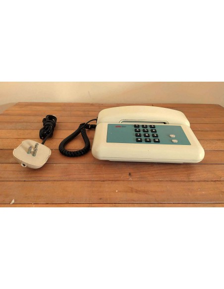 Telefono-fisso-Sip-Giugiaro-design-con-tasti-numerici-nero-e-bianco-8