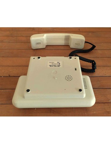 Telefono-fisso-Sip-Giugiaro-design-con-tasti-numerici-nero-e-bianco-9