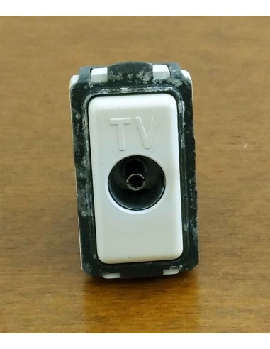 Presa-Tv-Bticino-magic-derivata-usata-7