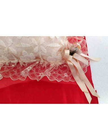 Cuscino-artigianale-in-pizzo-e-raso-con-fiori-artificiali-3