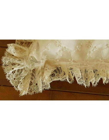 Cuscino-artigianale-in-raso-avorio-con-ricamo-e-merletto-24x25-cm-2