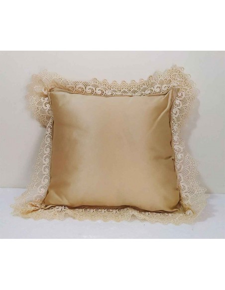 Cuscino-artigianale-per-arredo-in-rasone-ecru-con-pizzo-e-cordoncino-31x31-cm-1