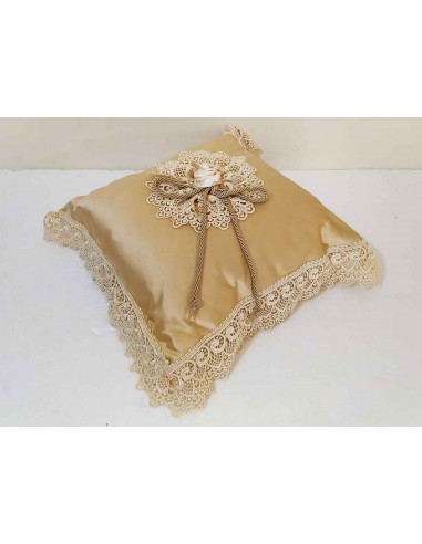 Cuscino-artigianale-per-arredo-in-rasone-ecru-con-pizzo-e-cordoncino-31x31-cm-2