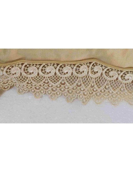 Cuscino-artigianale-per-arredo-in-rasone-ecru-con-pizzo-e-cordoncino-31x31-cm-4