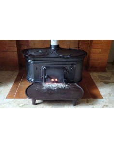 Stufa-a-legna-in-ghisa-con-piedi-misura-n°3-usata-funzionante