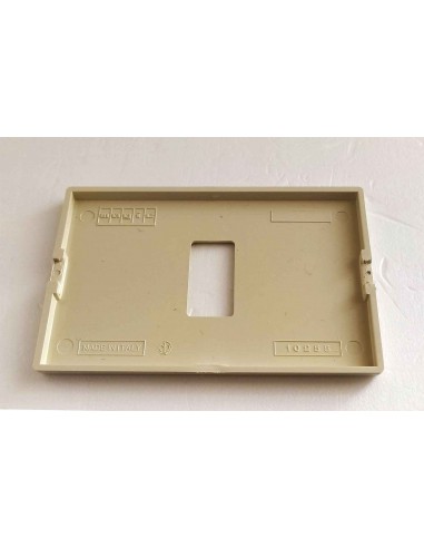 Placca-Bticino-in-resina-magic-1-posto-per-scatola-rettangolare-3
