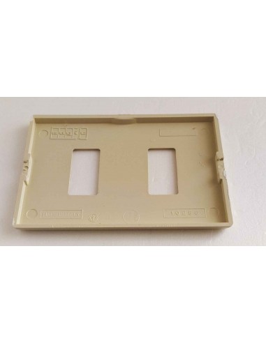 Placca-Bticino-in-resina-magic-2-posti-per-scatola-rettangolare-3