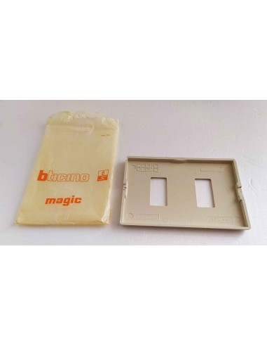 Placca-Bticino-in-resina-magic-2-posti-per-scatola-rettangolare-1