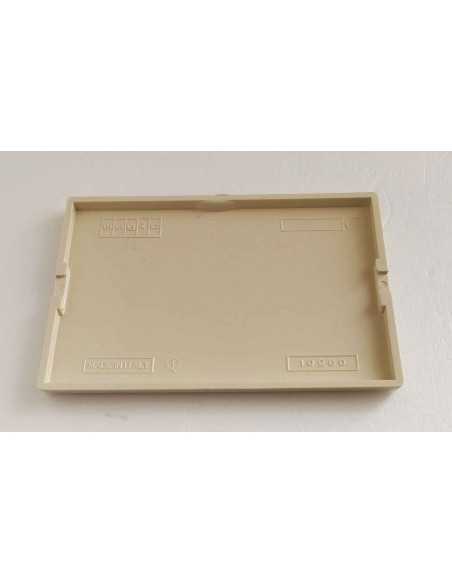 Placca-Bticino-in-resina-magic-cieca-per-scatola-rettangolare-3