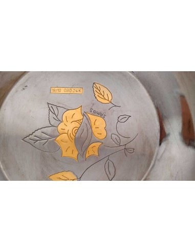 Ciotola-ottagonale-vintage-in-acciaio-inox-1810-con-bordo-in-oro-24k-e-incisione-floreale-6