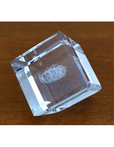 Fermacarte-cubo-in-cristallo-con-incisione-laser-3d-veliero-8
